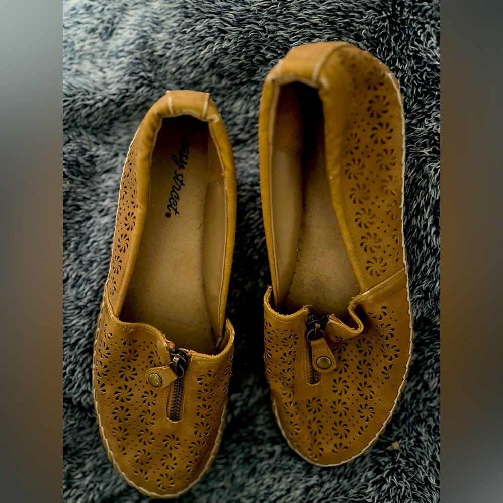 Ladies  size 8 espadrille
